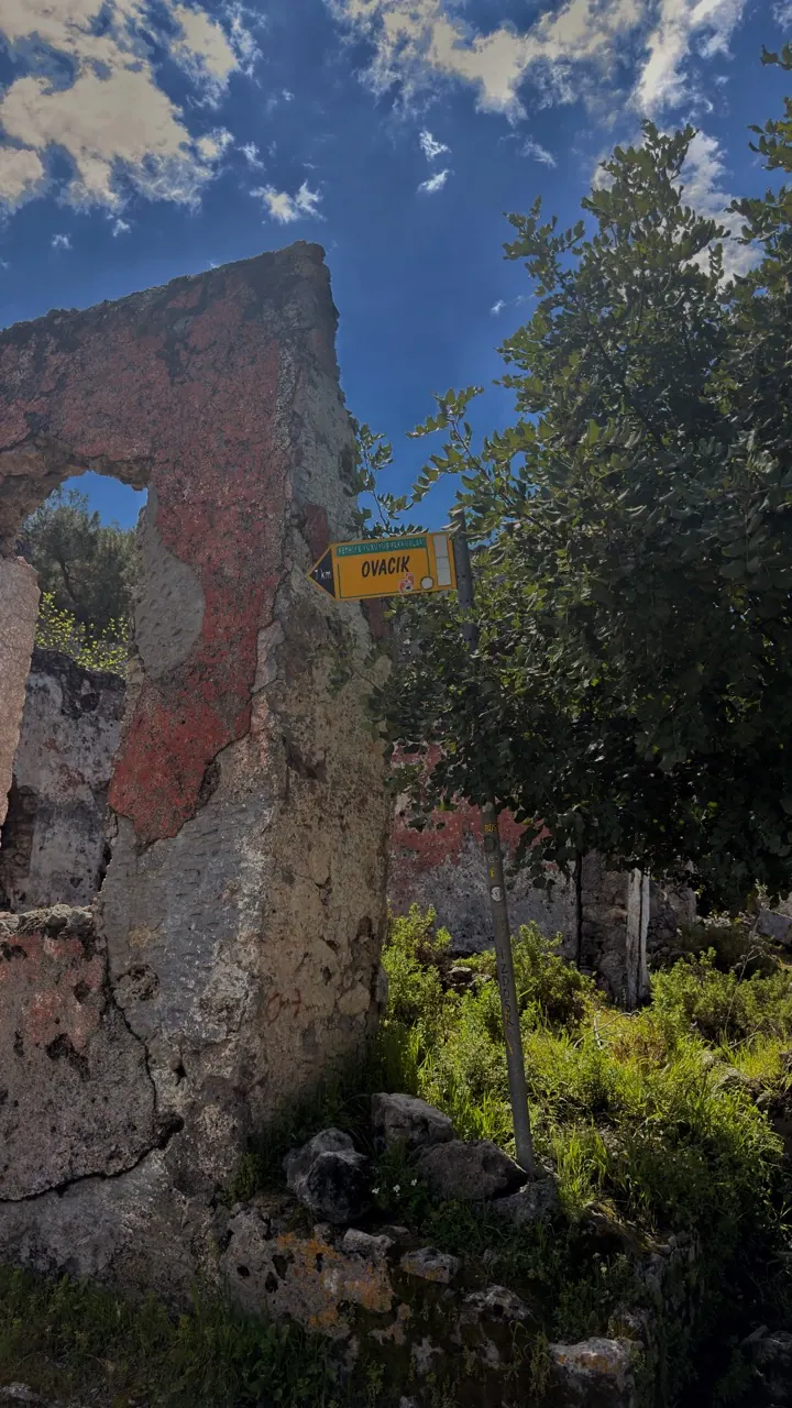 Kayaköy Terk Edilmiş Köy Yolculuğu Fethiye’de Görülmesi Gereken Yer — gezi fotoğrafı 2