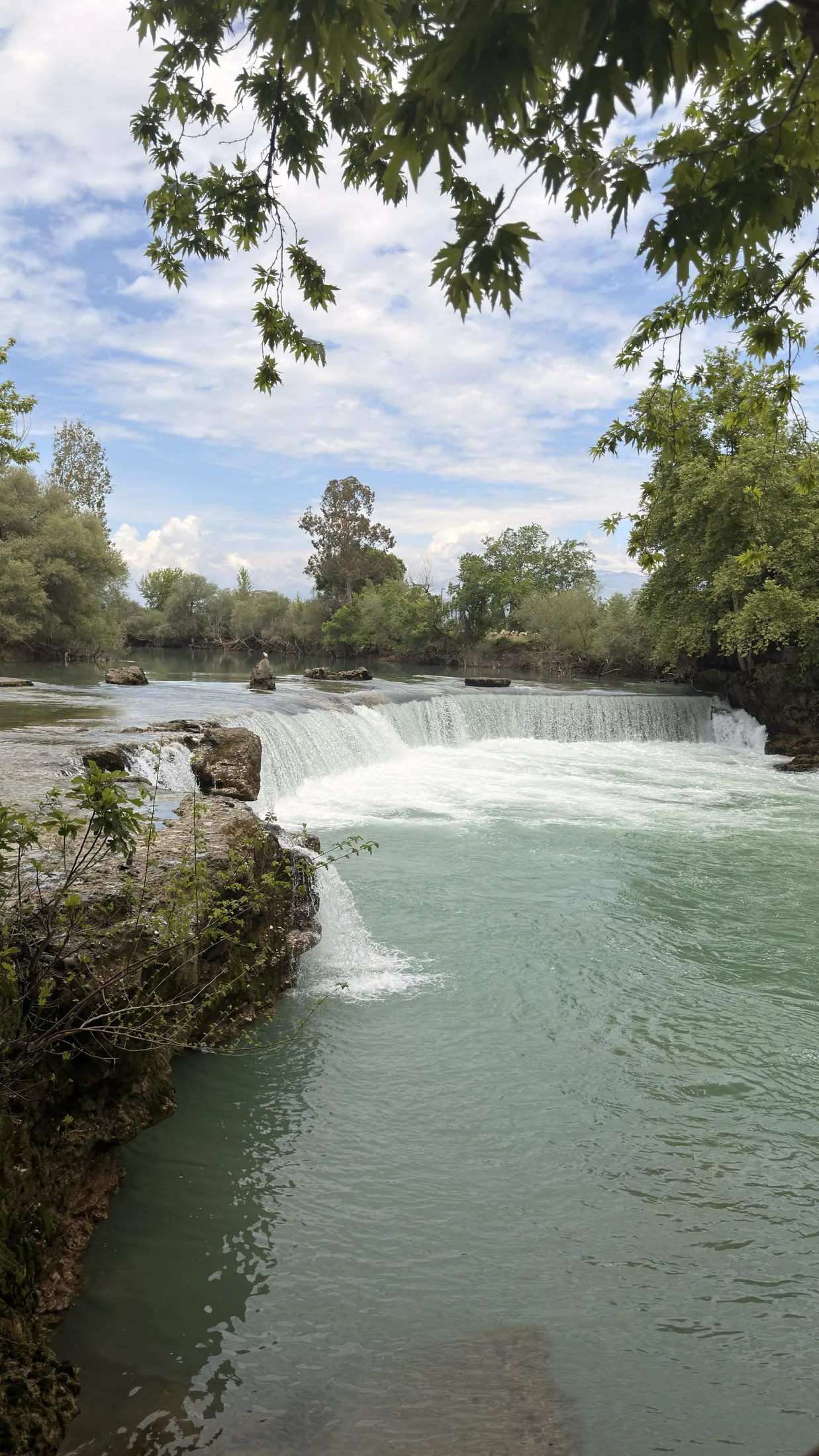 Manavgat Şelalesi çevresinde bahar manzarası